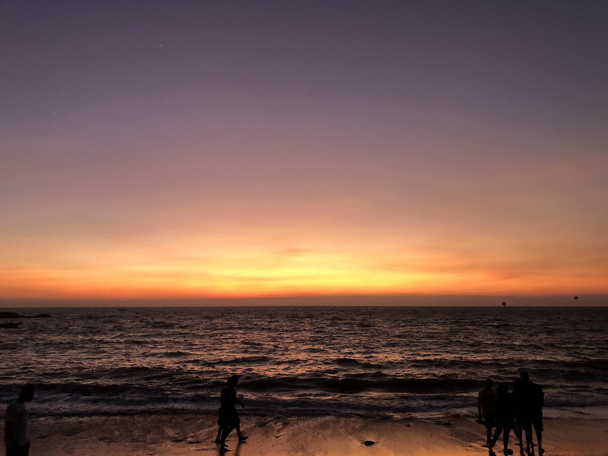 rajkrishna52's tweet photo. Shot by me. Drop yours! #HalfMoonBeach #Gokarna #IncredibleIndia https://t.co/CVSXGwIzL2