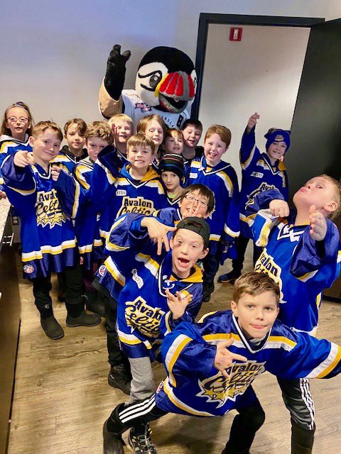 AvalonCeltics's tweet photo. Remember... ‘Hockey’ is more than practices, games, &amp; ice...  it’s teamwork, bonding, fun with buddies, building communities, &amp; great memories! See Exhibit A: Novice Invitational team doing a bang up job at ‘Hockey’ See you at our tournament in 2 weeks! ⁦@DJHLnews⁩ https://t.co/ZnOwHmJItb