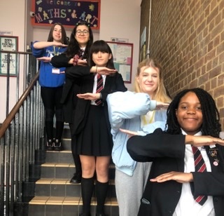 Modern Muse tweet media