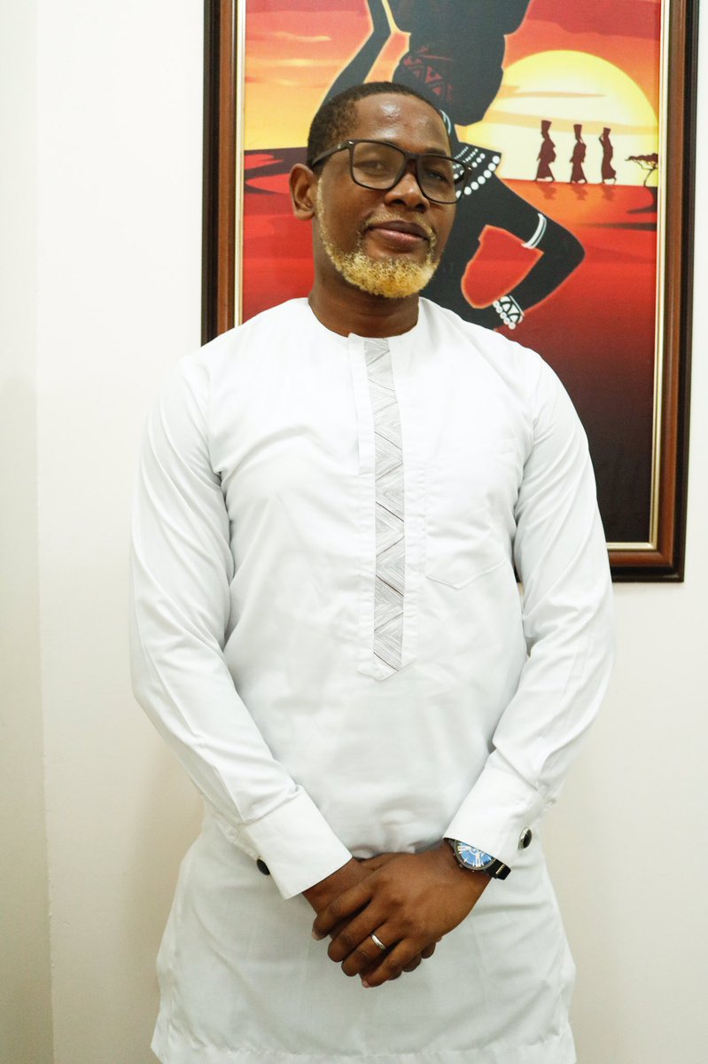 ImeakGold's tweet photo. My new look...
How does it look? https://t.co/DKtsh1ecQ3