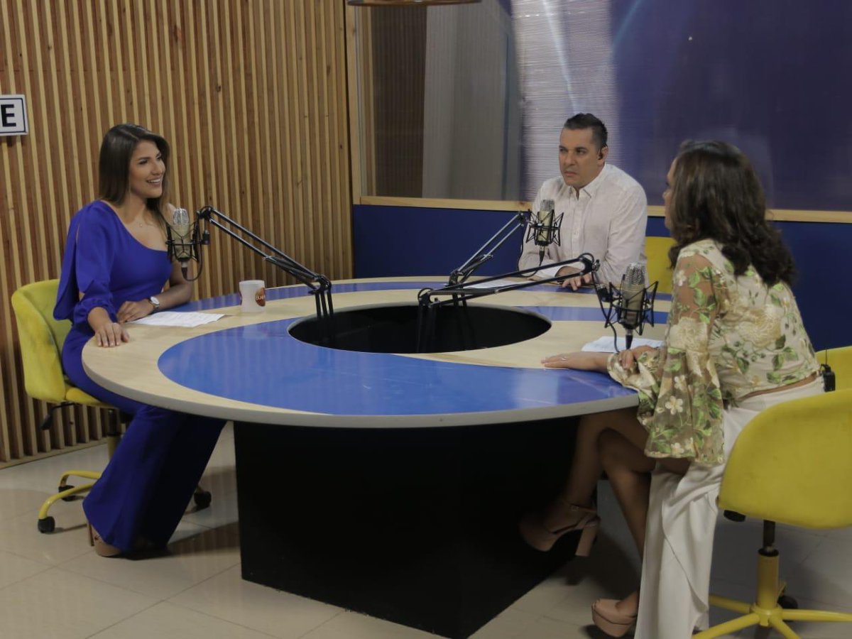 DanielaGessel's tweet photo. Desde este lunes a las 7:00 a.m. #BuenasXTelecaribe te acompaña para que inicies tu día con toda la información del clima, pico y placa y precios de la canasta familiar, porque las mañanas por @CanalTelecaribe suenan a Buenas por nuestra pantalla principal y redes sociales. 📺📱 https://t.co/h5nBdGcE92