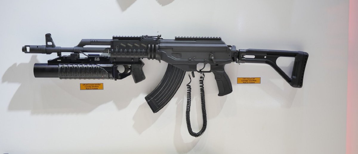1/ GK-1 and GK-3 assault rifles (modified Gali Ace 31 and 32). They could accept OPL40 40mm grenade launchers (M203 clones that feature GP30-style triggers.The charging handle is now on the right (like classic Kalashnikov rifles).