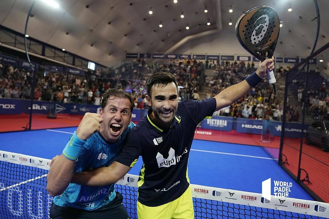 laguiadelpadel's tweet photo. El primer torneo de la temporada 2020 del @WorldPadelTour quedó en poder de @pablojoselima y @paquito_navarro. Esta es su segunda corona juntos:
🏆 Cervezas Victoria Marbella Master 2020.
🏆 Bilbao Open 2018.
Fotos: World Padel Tour 📸.
#guiamundialdepadel https://t.co/7DLGhraHGa