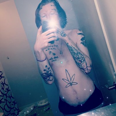 lildemon194's tweet photo. #tatted #emo #goth #sadboy #inked https://t.co/WxNcDZYwBy