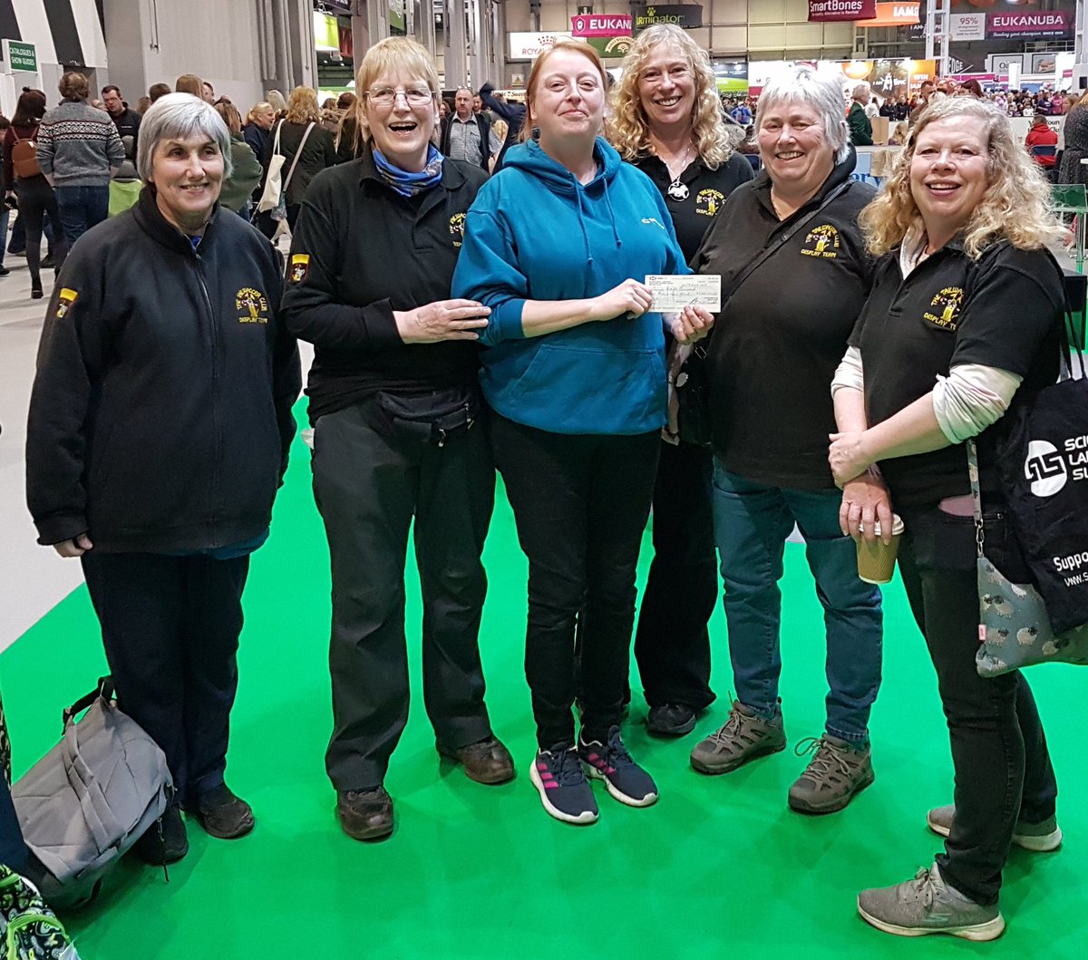 DogDisplay's tweet photo. Whilst at Crufts, members of the Tailwagger Display Team were proud to be able to present cheques to two more of the charities we supported during 2019. Canine Arthritis Management and The Cinnamon Trust were both delighted to receive the donations of £1000. https://t.co/aRYjzHIeXw