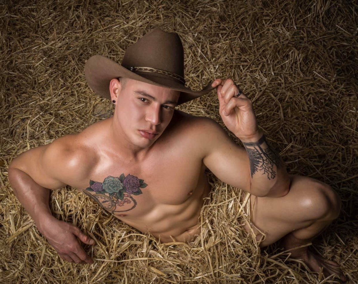 Conaromaacafe's tweet photo. Jhoan García 

México  🇲🇽 Venezuela 🇻🇪 
#Bellos #Guapoysexy #Papasote #MenPhysique #DiosDelOlimpo #Mamadosexy #Sexyboy #Fisicoculturista #BodybuilderMen #Latinosexy https://t.co/1Mg5mdC8Zq