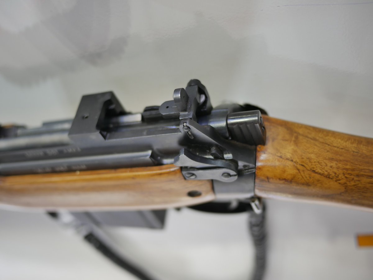 3/ Lee Enfield? Sure look like one but it's called 4MK4. By the look of it, 4MK4 is chambered in 7.62×51mm NATO. However, the site that posts these photos claims that the rifle is actually chambered in 7.62×54mmR.