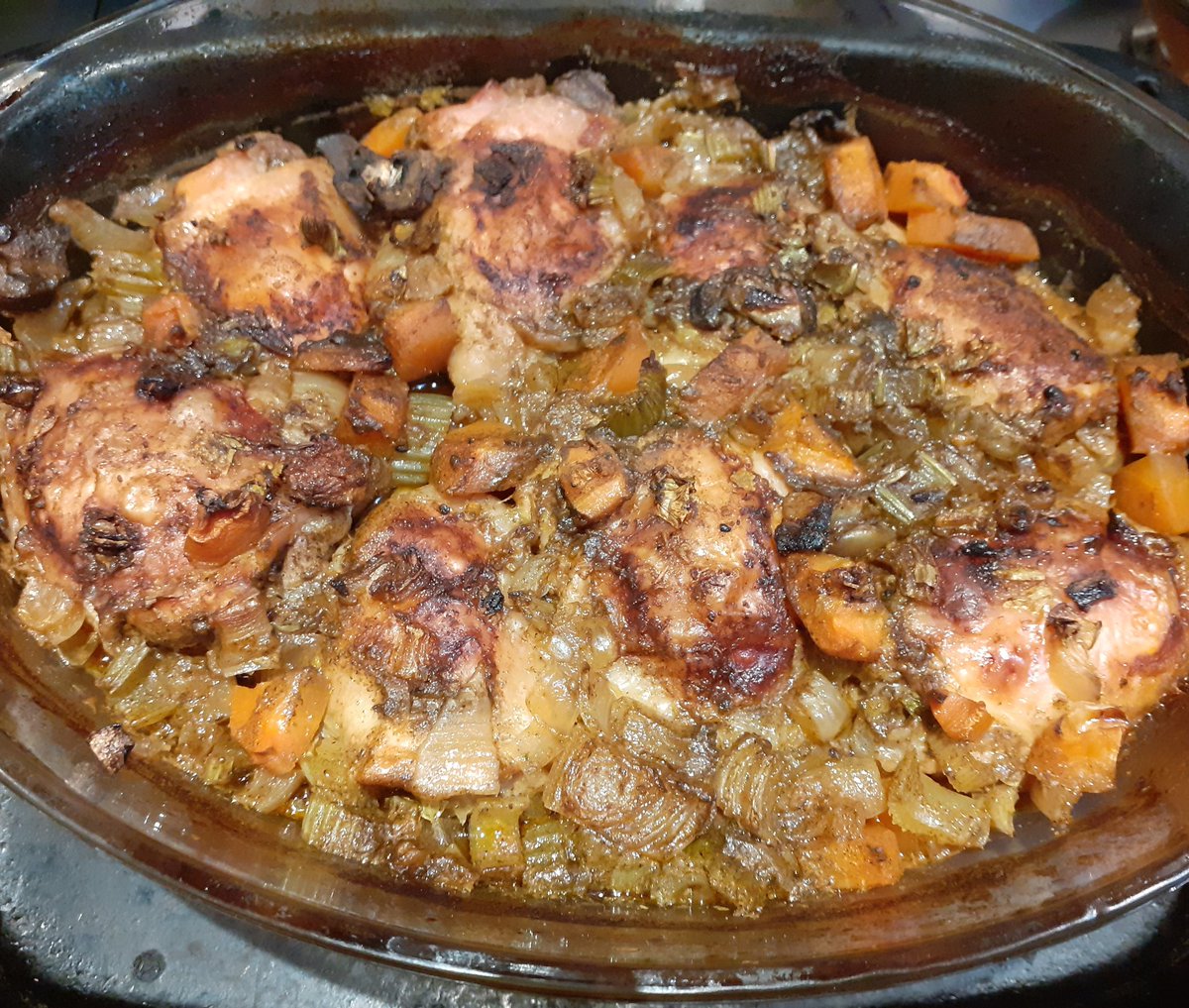 Lupo_T_Lupo's tweet photo. Chicken a la Mr Wolf @mrwolfspices https://t.co/rYiGy7ulsB #WolfPack #SpiceDogs #TeamWolf #LeaderOfThePack https://t.co/dqpXCCk8Cm
