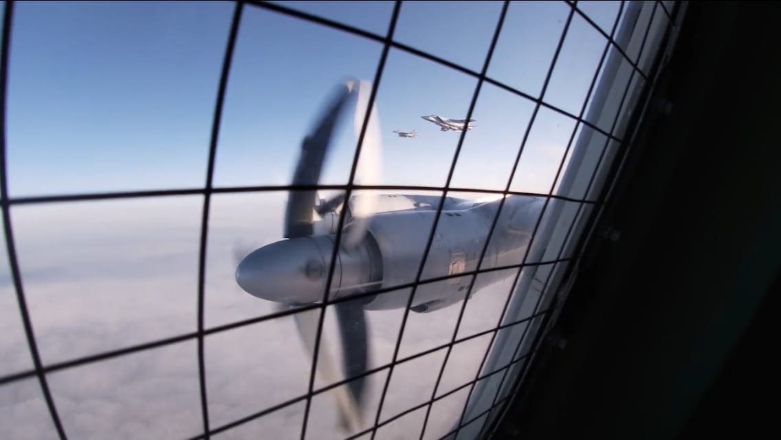 The two Northern Fleet Naval Aviation Tu-142 aircraft were escorted by MiG-31 interceptors for part of the flight and conducted an in-flight refueling from an Il-78 tanker. This was the first interception of Russian aircraft by F-35 fighters. 2/ https://vk.com/milinfolive?z=photo-123538639_457446909%2Falbum-123538639_00%2Frev