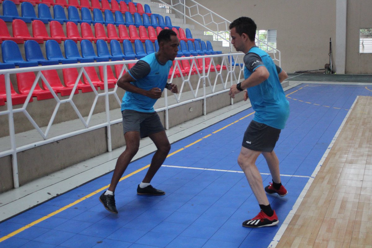 lifutsalmats's tweet photo. Todo listo para la gran final, Hoy los árbitros internacionales de Futsal Javier García y Ramón Rosario Estuvieron en reconocimiento de la Cancha en el polideportivo de Nagua donde entrenaron y observaban que todo estaba bien junto al Director de la @ligadefutsalmts Robert R. https://t.co/k57K0va1IY