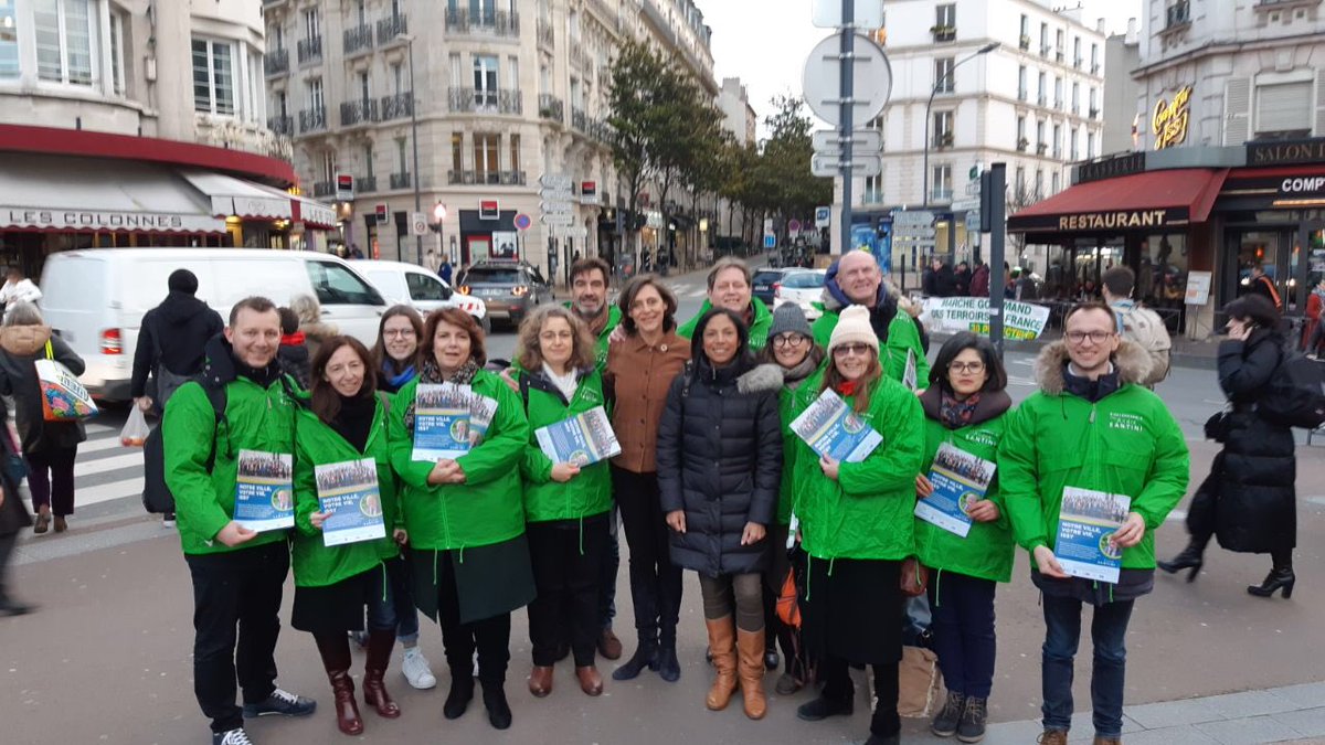 RE_Issy's tweet photo. Au quotidien sur le terrain avec une équipe soudée, des projets solides et une alliance avec @ASantini_UDI pour une liste de rassemblement @Santini_2020 #IssyEnsemble ▶️ La liste https://t.co/GYKOgIZzYs https://t.co/wo2bAQJAKm