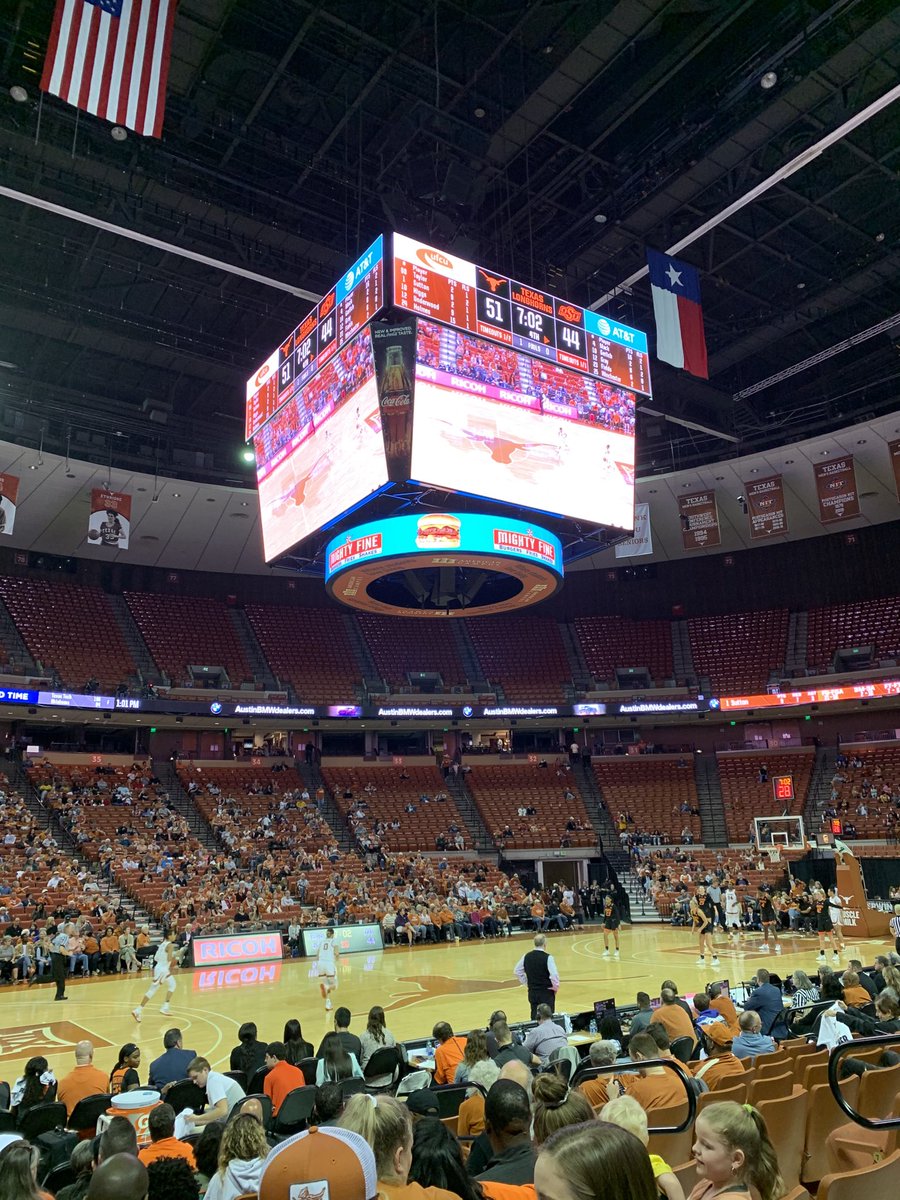 SalLaMaestra's tweet photo. UTUT supporting our favorite student athlete Jada Underwood #UTUT โฆ@utexascoeโฉ https://t.co/eUwnmYHxVa