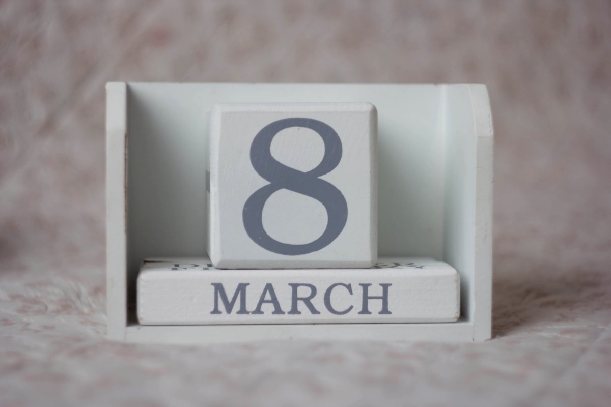 EKcustomrenos's tweet photo. "There is no limit to what we as women can accomplish." - Michelle Obama. Happy International Women's Day! #yeg #yegbiz #InternationalWomensDay https://t.co/FQxqQIqREB
