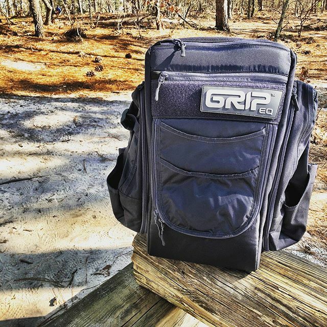 GRIPeq's tweet image. If you have a GRIPeq bag, what’s your favorite feature? 🎒🥏✌🏽 SALE REMINDER: $40 off SMOKE/GRASS AX4, BX2, CS2 bags and $10 off SMOKE/GRASS G-SERIES bags! Promo Code: SPRINGFWDIf you have a GRIPeq bag, what’s your favorite feature? 🎒🥏✌🏽 SALE REMINDER: $40 off SMOKE/GRASS …