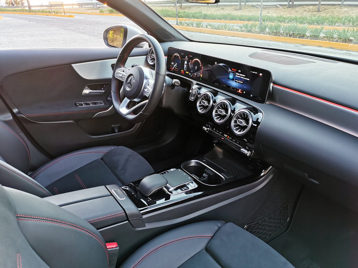 EduVasat's tweet photo. Un gran sedán, incluso mejor que otros más (caros o de mayor segmento)
Clase A —A 200 Sport —
@MercedesBenzMx
#autos https://t.co/DOmgm6FFuh