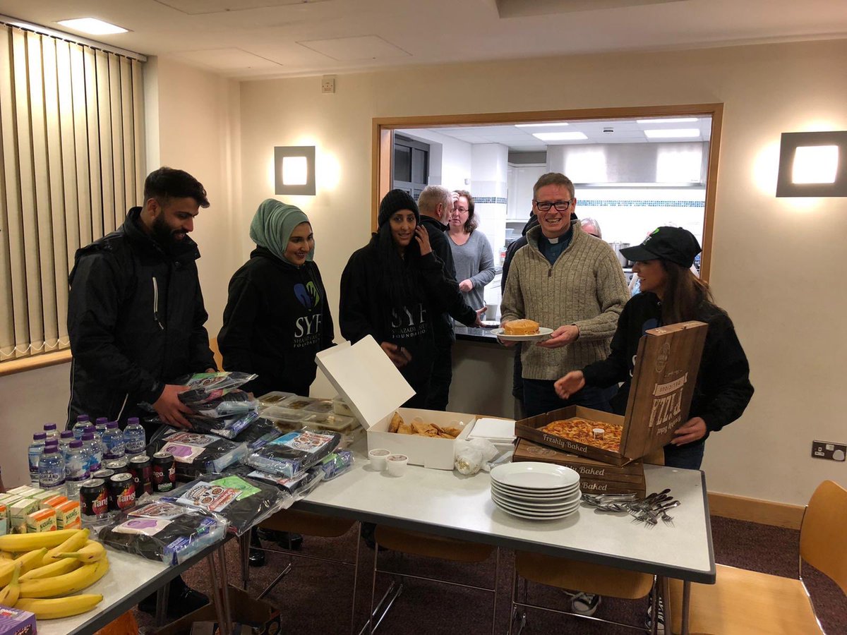 syf_relief's tweet photo. SYF #Homeless  #Soup #Kitchen, #Slough 💙💚

Team SYF we’re providing freshly prepared hot meals, healthy snacks and drinks for the homeless. A special thank you to Kashmiri Karahi for the rice &amp; K'z Diner for the pizza. They went down a treat!#InternationalWomensDay #Happiness https://t.co/uNegrAxVWV