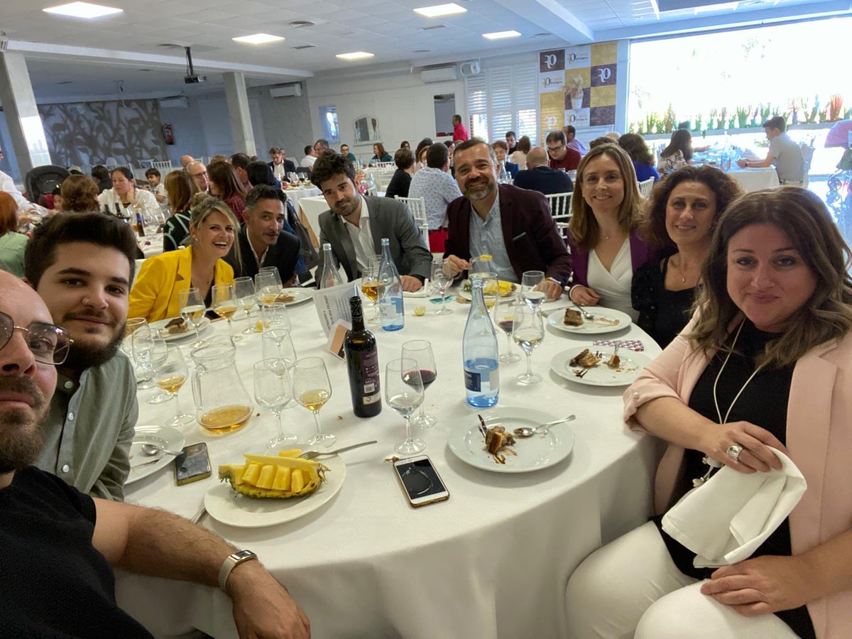 CAlbaladejo's tweet photo. Gracias a @aspanpal por esta comida benéfica con la familias de las personas con dificultades auditivas. @RmEsperanza @contxaruiz https://t.co/T8Xq6zq4zT
