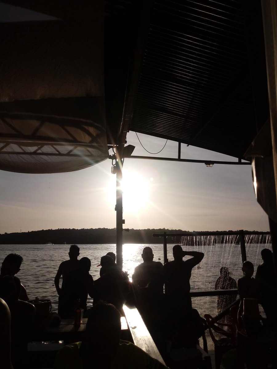 BaronneEricson's tweet photo. #sunset #amazonse https://t.co/a6f9NYJVGO