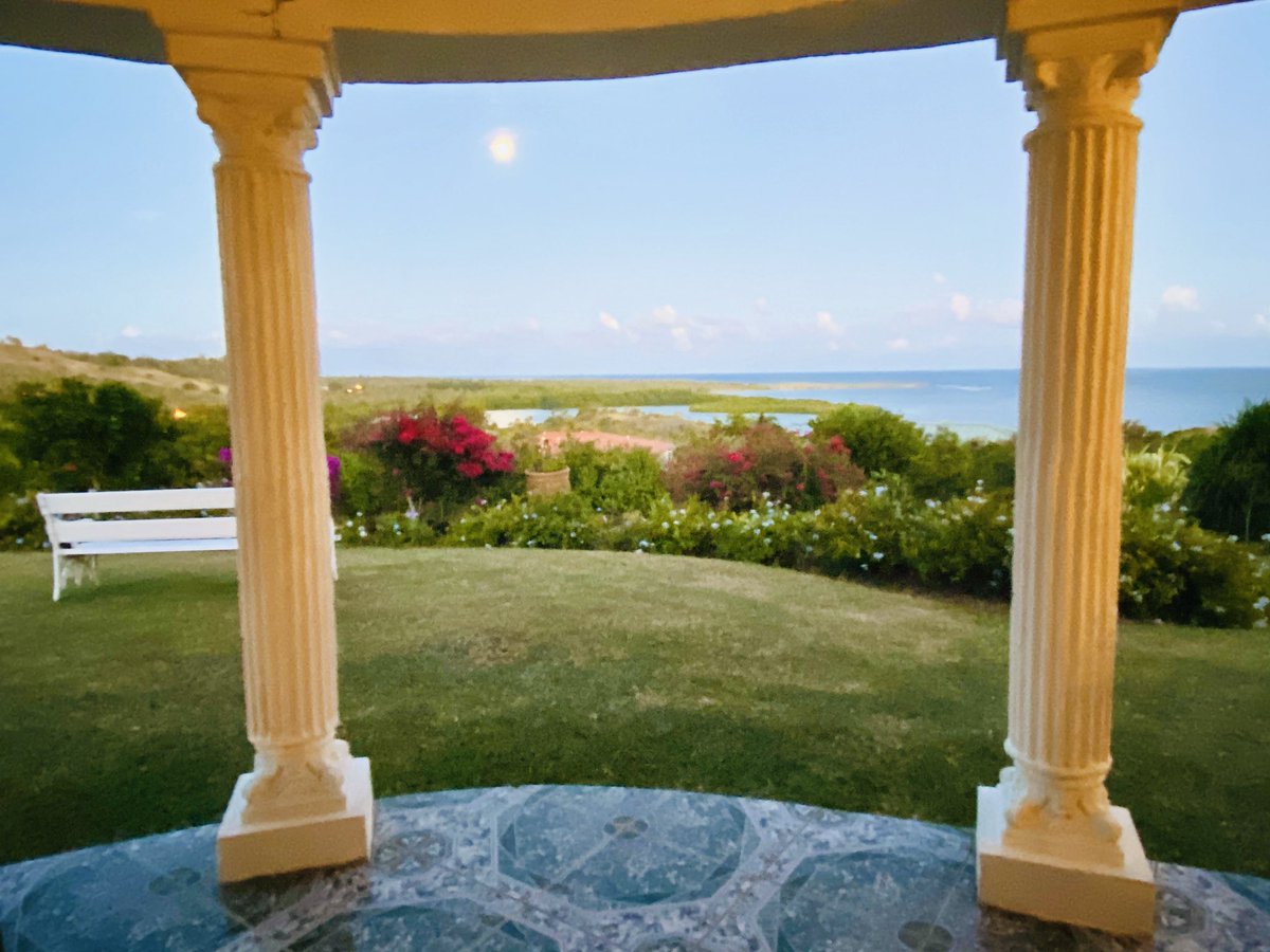 Almost full moon at Castles in Paradise..
#saintlucia #letherinspireyou #Paradise #moonlight #ocean #view 
castlesinparadise.com