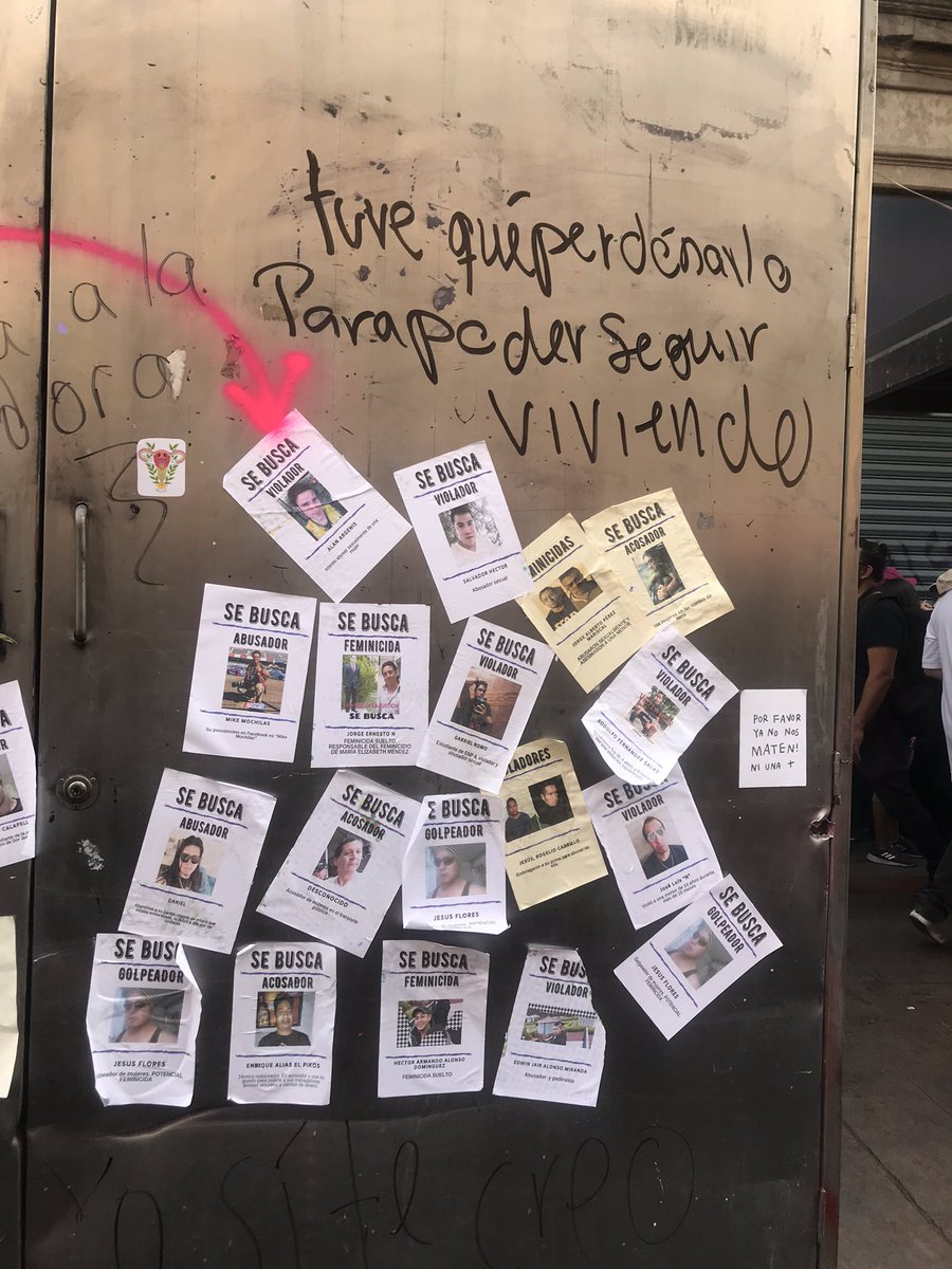 miroslavavgallo's tweet photo. Los puercos no me cuidan, me cuidan mis amigas. https://t.co/fFNV6Ayl08