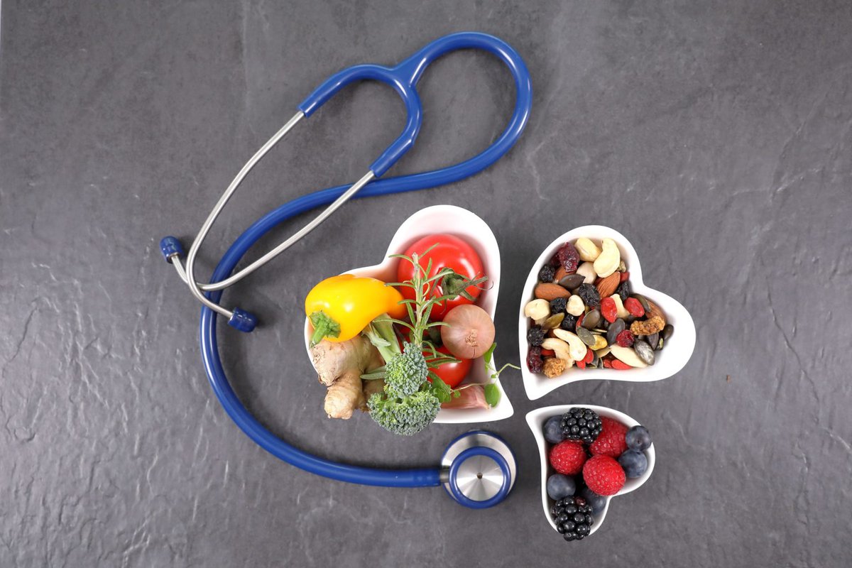CookUOS (@cookuos) on Twitter photo Institut für Ernährungspsychologie #ThomasEllrott und <a href="/CookUOS/">CookUOS</a> starten an <a href="/uniGoettingen/">Uni Göttingen</a> deutschlandweit erstmals neues Wahlfach. #CulinaryMedicine als innovative Kombination von Medizin, Ernährungswissenschaft mit praktischer Kulinarik <a href="/culinary_de/">Culinary Medicine DE</a> cookuos-ev.de/culinary-medic… Institut für Ernährungspsychologie #ThomasEllrott und <a href="/CookUOS/">CookUOS</a> starten an <a href="/uniGoettingen/">Uni Göttingen</a> deutschlandweit erstmals neues Wahlfach. #CulinaryMedicine als innovative Kombination von Medizin, Ernährungswissenschaft mit praktischer Kulinarik <a href="/culinary_de/">Culinary Medicine DE</a> cookuos-ev.de/culinary-medic…