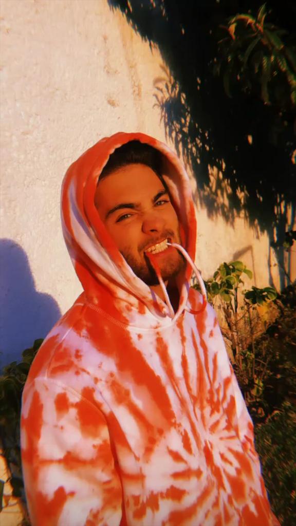 Maca_Said_Love's tweet photo. Gracias por reportarte ya te extrañaba mucho mi niño te amo 😍😘 @carlossaidof 💙💜 https://t.co/zFV5JIq0sJ