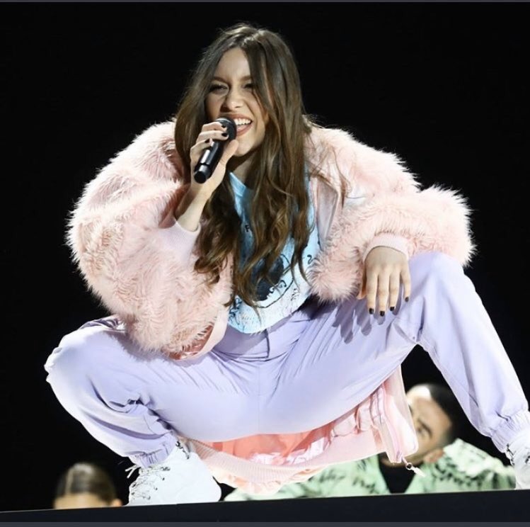 Cuál ha sido mejor:
Nía: 🔄
Eva: ♥️
#OTGala8