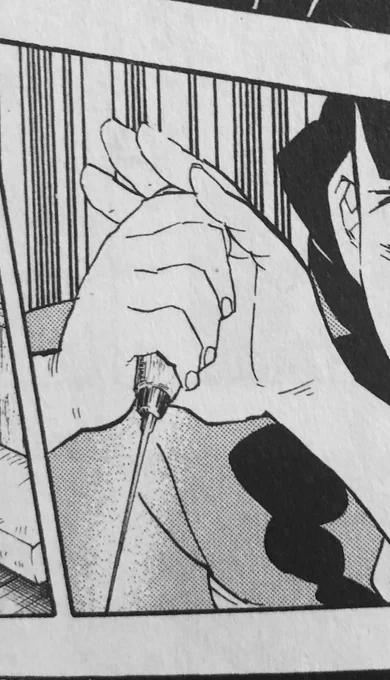元シーン確認するんで原作見直してて改めて思ったけどやっぱ三つ編みちゃん錐の持ち方が明らかにプロだと思う……どう見ても錐を1・2回しか握ったことがない素人のそれではない……確実に経験を無数に重ねたベテランの構え…… 