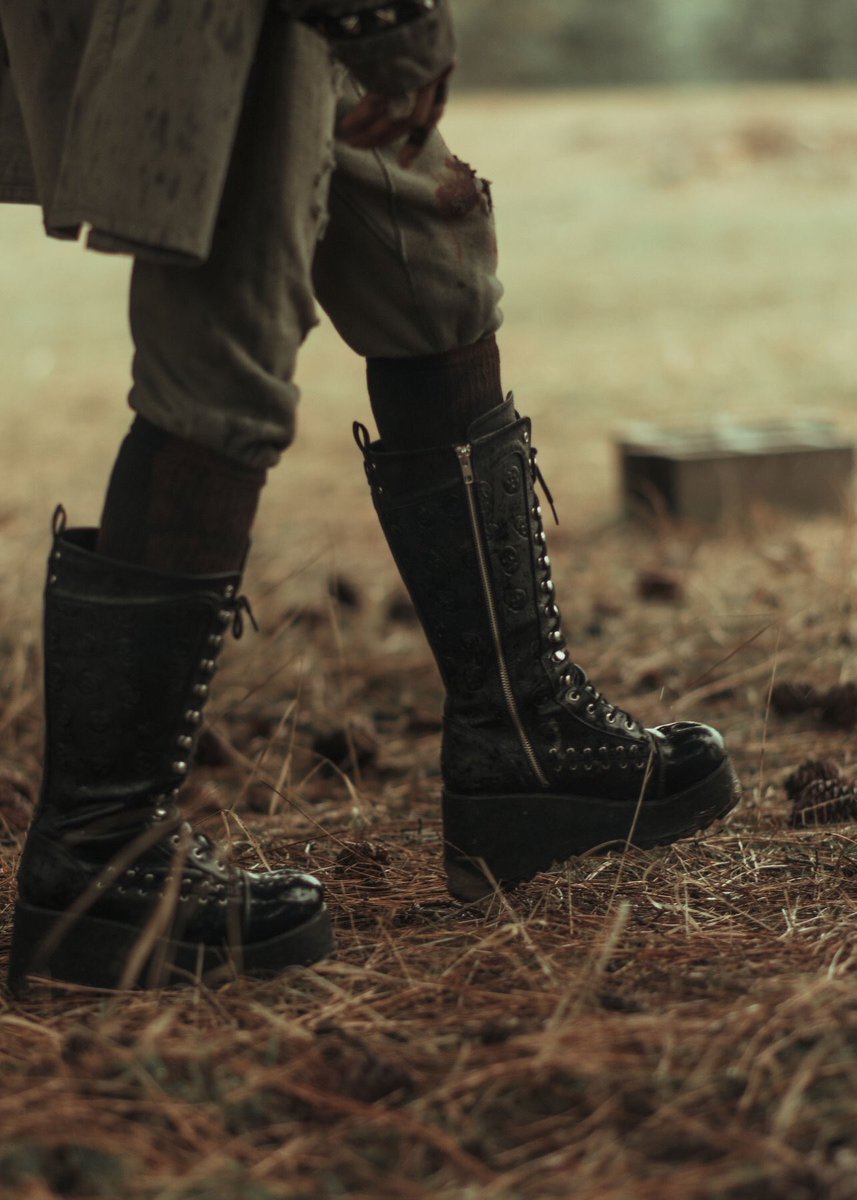 AManicMacabre's tweet image. Set photos from the filming of Manic Macabre , Horror Written/Directed by @HassonHarris , Coming Soon #ManicMacabre #Horror #Film #Slasher #Director #Writer #BlackDirector #BlackHorror #WomeninHorror #BlackWomenInHorror #Melanin #HorrorNoir