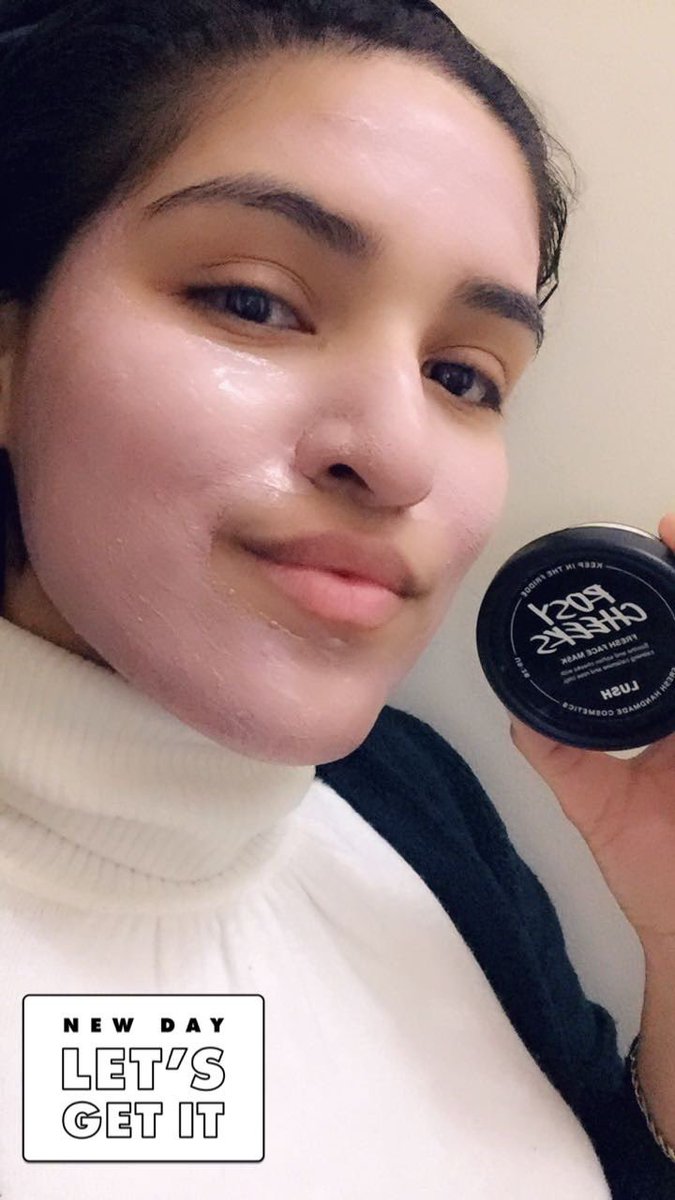 _JaeAlej_'s tweet photo. Need to get back on my skin care routine #SheaMoisture #MudMask #Boscia #CharcoalMask #Lush #MaskOfMagnaminty #RoseyCheeks https://t.co/l2WbUNC9MF
