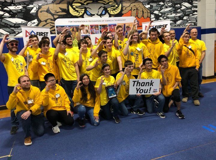 frc2158vex's tweet photo. Got our first win of the 2020 season at the #DelRio competition. #GoCans #FIRST @FIRSTinTexas https://t.co/egGpMpb1hZ