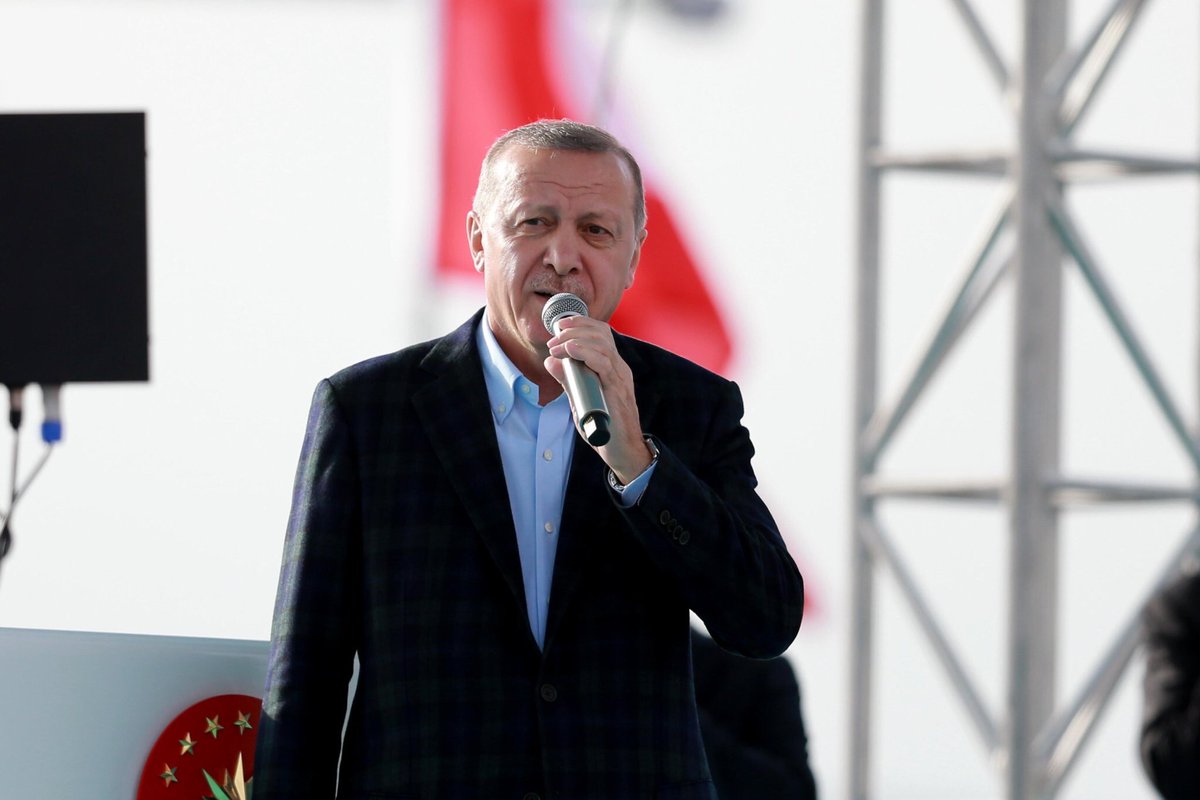 hasanturantr's tweet photo. Yol değil adeta bir sanat icra edilmiş.

Biliyoruz yine ne gerek vardı diyecekler, yine zenginler geçecek diyecekler, hatta bir kısım medya yine görmeyecek. Ama olsun biz millete hizmet yolundan dönmeyeceğiz. Seçimler için değil nesiller için çalışıyoruz.
#KuzeyMarmaraOtoyolu https://t.co/eJgchuLBle