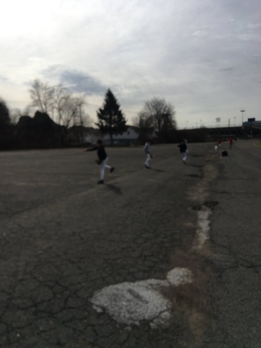 ctcapsbsbl's tweet photo. TCB 2020 pre-season team practice 10u-12u and 13u-14u get outside at the Pratt&amp;Whitney Aircraft Club parking lots. #TCBNATION #TCBSwag #TCBNextLevel ⁦@TeamCTBaseball⁩ ⁦@SNationalsBB⁩ ⁦@SNationalsBB⁩ ⁦@NortheastNTIS⁩ ⁦@bhetu46⁩ @STMCT_Baseball⁩ https://t.co/CODlbUq0eS