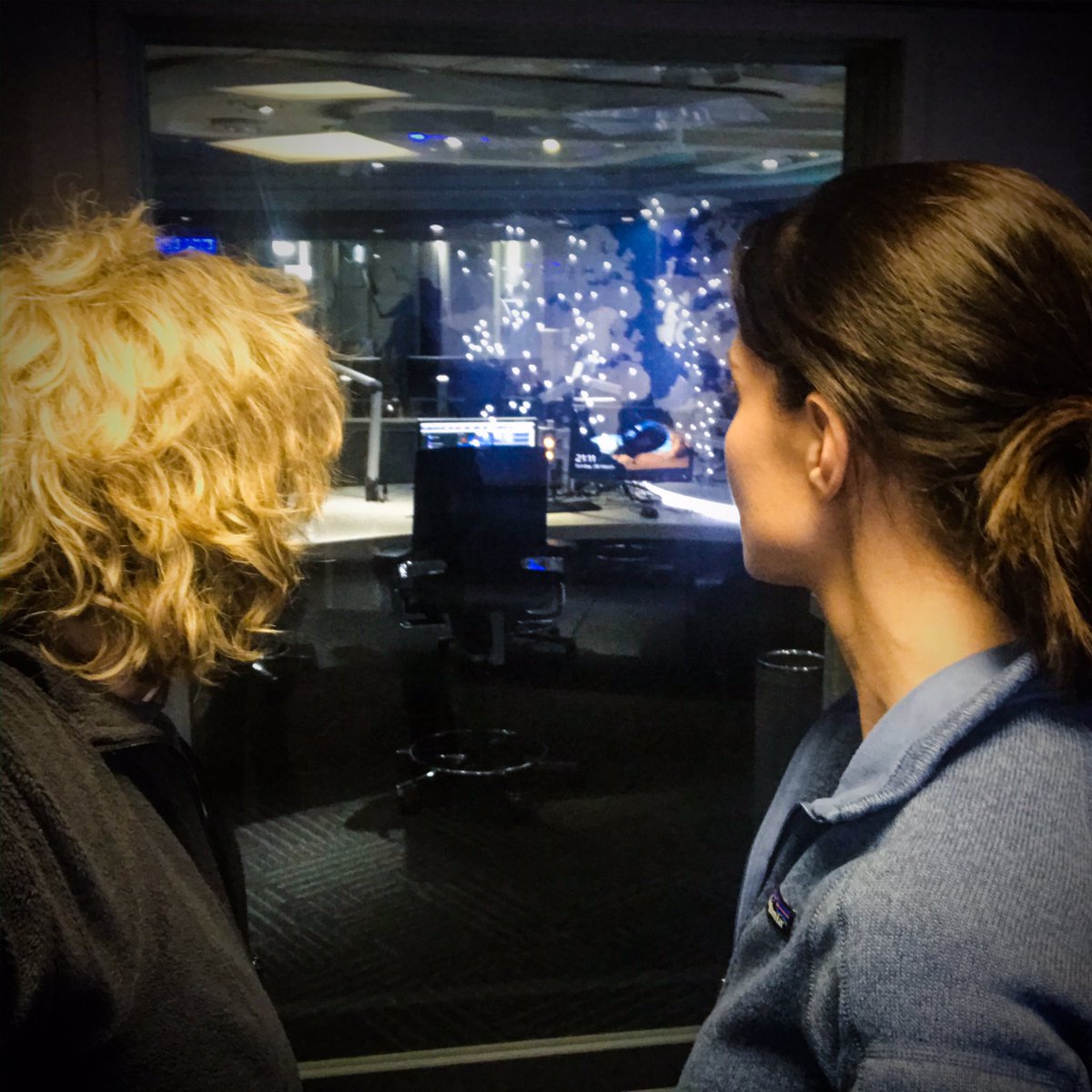 Bonne_de_Bod's tweet photo. Tune in!
On @Radio702 and @CapeTalk in a few minutes where we’ll be talking about the global impact of @STROOP_film
#Talkat9 @GushwellBrooks https://t.co/zTuXKF5vYE