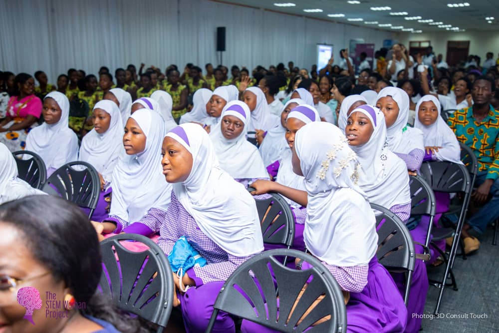 NetworkMuslima's tweet photo. Happy international women's day
#IWD2020
#Change
#Empower
#Inspire
#Muslimah
#stemwomanproject https://t.co/EkrrcJt2L1