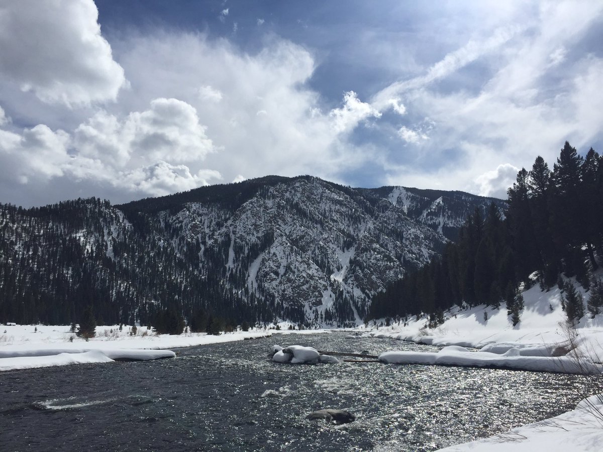 float_river's tweet image. Skied into BTL - Rainbows not up yet...a beautiful day!