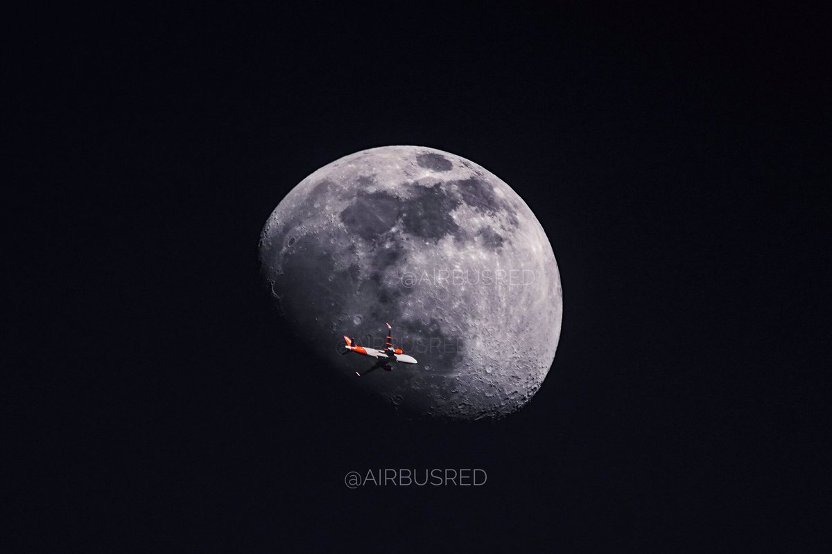 AirbusRed's tweet photo. Catching the last of the evening light @easyJet @Airbus A320neo enroute to Geneva from Edinburgh passing the one bit of sky I was patiently hoping it would @AirbusintheUK @easyJet_press @EdiAirport @GeneveAeroport #easyjet #Airbus #avgeek #lunar #moon @ProfBrianCox @Lauratobin1 https://t.co/P5pjzYMxW9