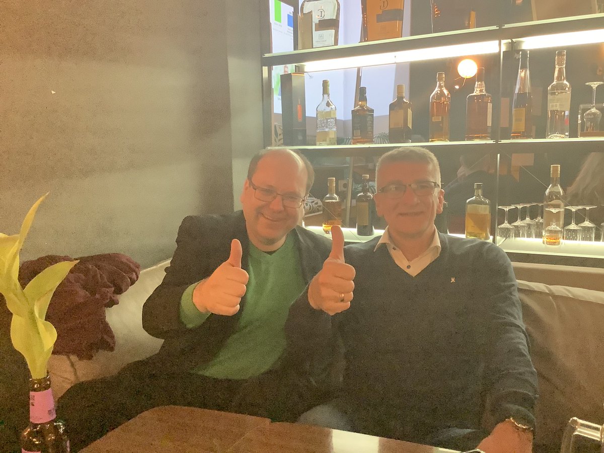 Christian Meyer (@gruenmeyer) on Twitter photo Auf einen fairen und erfolgreichen Wahlkampf. <a href="/TorstenSchulte6/">Torsten.Schulte</a> übrigens Nebenerwerbslandwirt am 22.März als neuen Landrat für #Hameln-Pyrmont wählen #Weltoffen #Gerecht #Ökologisch #Klimaschutz #ErneuerbareEnergien #Landwirtschaft #LändlicherRaum #Grün instagram.com/torsten.schult… Auf einen fairen und erfolgreichen Wahlkampf. <a href="/TorstenSchulte6/">Torsten.Schulte</a> übrigens Nebenerwerbslandwirt am 22.März als neuen Landrat für #Hameln-Pyrmont wählen #Weltoffen #Gerecht #Ökologisch #Klimaschutz #ErneuerbareEnergien #Landwirtschaft #LändlicherRaum #Grün instagram.com/torsten.schult…