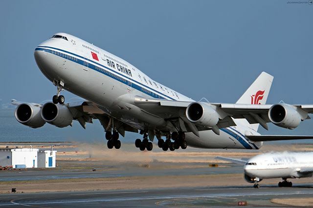 SWSpotter's tweet photo. Back when Air China was operating at pre-Corona capacity, this was a pretty regular sight for SFO spotters, but here at LAX we haven’t seen regular 747 flights from Air China since they began 777-300ER service, which has, up until recently, been very ver… https://t.co/sf7TIJUWNL https://t.co/h7dtpRIumB