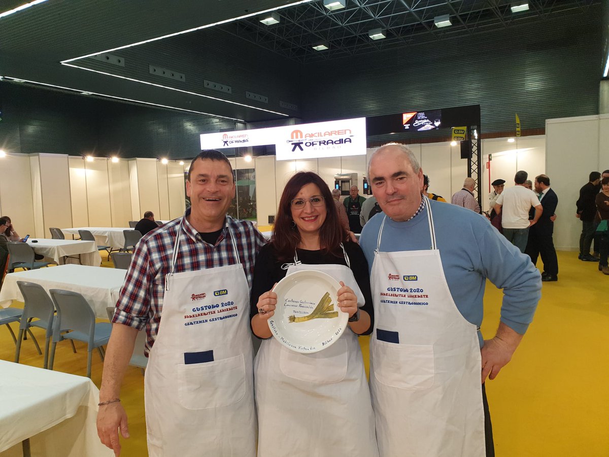 #Mungia #Gustoko <a href="/Gustoko_BEC/">Gustoko 2020 - BEC</a>
<a href="/MungiaUdala/">Mungia Udala</a> , txapelduna <a href="/KofradiaMakila/">Kofradia Makila</a>-k antolatutako #porrusalda lehiaketan.
#MungiaUdala, ganador del Concurso de Porrusalda organizado por #MakilarenKofradia.