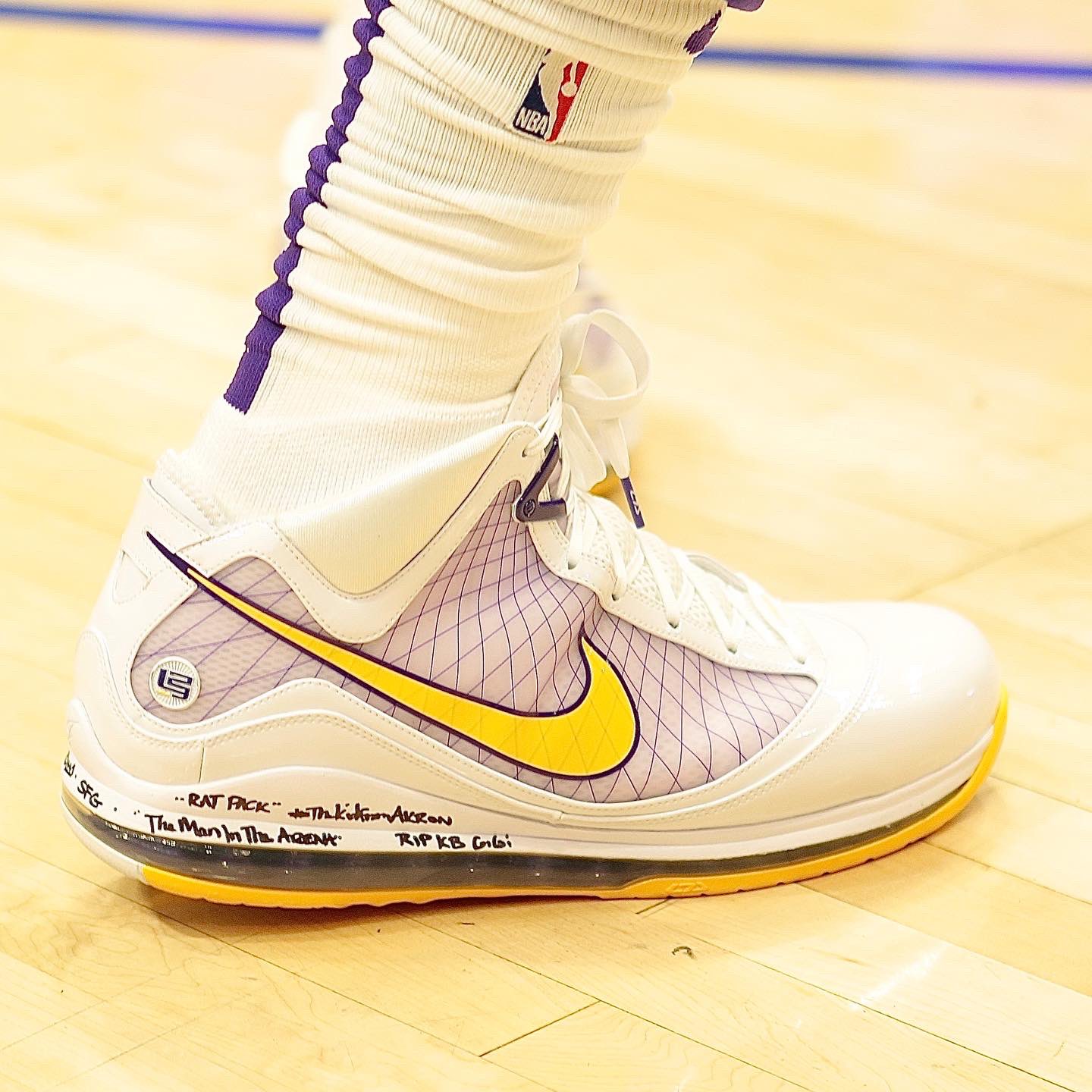 lebron james shoes last night