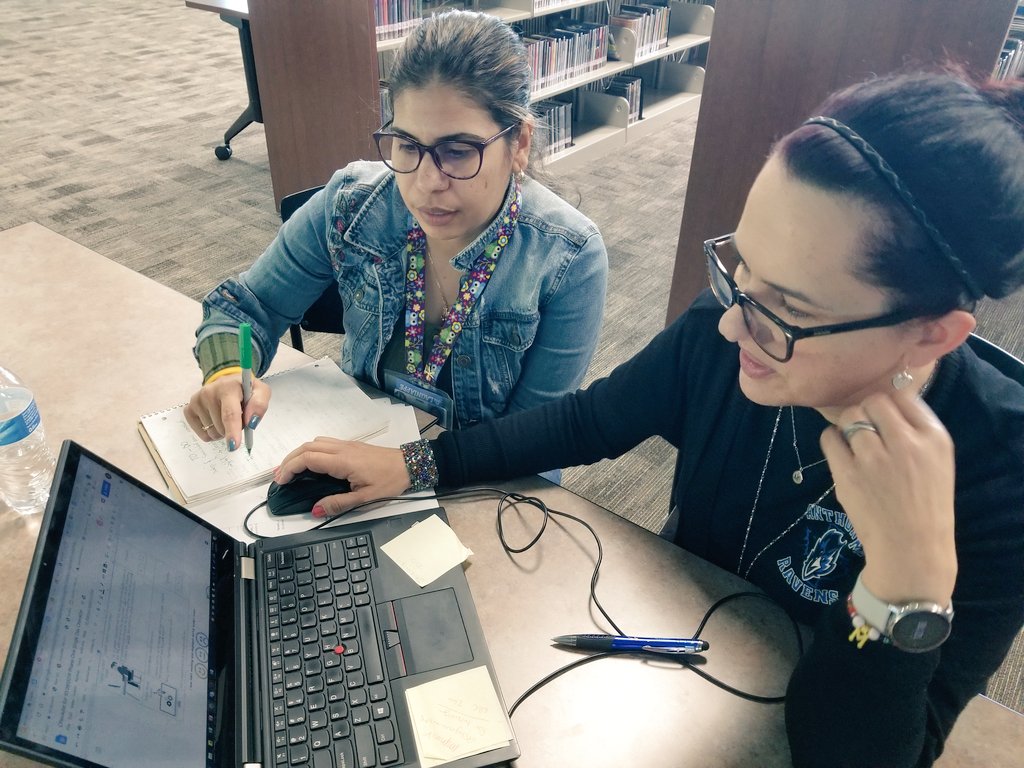 LisnorysC's tweet photo. A big shout out to @ClaudiaMEscoba1 for embracing the Learning Studios! She is planning a checklist for her Spanish 2 classes 👍👩‍🏫❤🙌
@VivBennett1 @DrAnthonyMS @CFISDLOTE #ravensrise 
#ms_carbo_classroom ❤ https://t.co/jWPB5J3Qpq