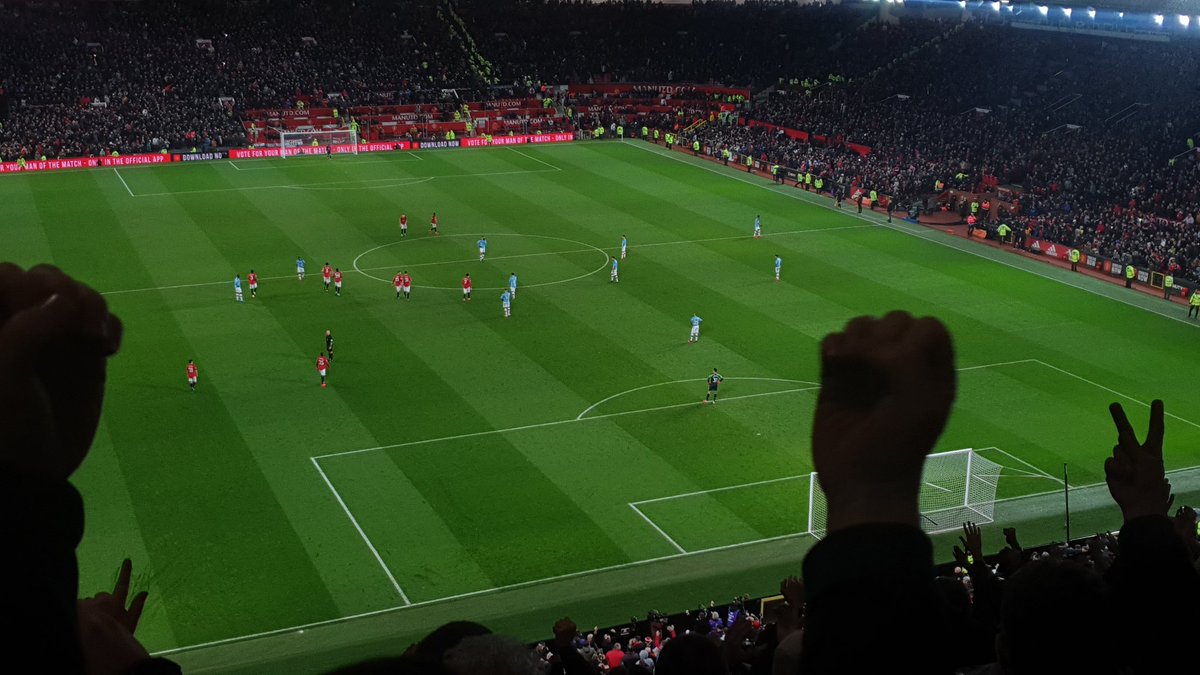 StretfordPaddck's tweet photo. WHAT A FUCKIN DAY! 🔴⚪⚫ #MUFC #MatchdayMac #MUNMCI https://t.co/eeM6lQCyml