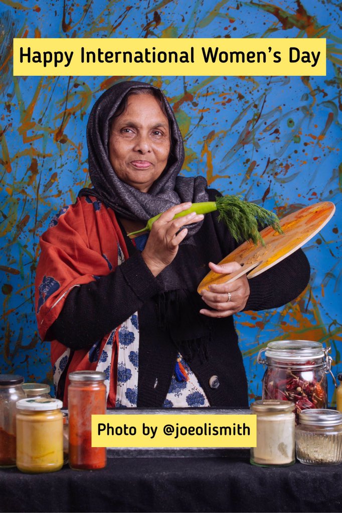 artwith_heart's tweet photo. Happy #InternationalWomensDay!
Today we’re celebrating Farida & Emily, who are part of our exhibition ‘Old Stock, New Stock’, which combats stereotypes of ageing in stock photography.
Both portraits are currently on display @HOME_mcr #ManchesterOpen2020
📸 @Joeolismith https://t.co/ZyhUVR2yfA