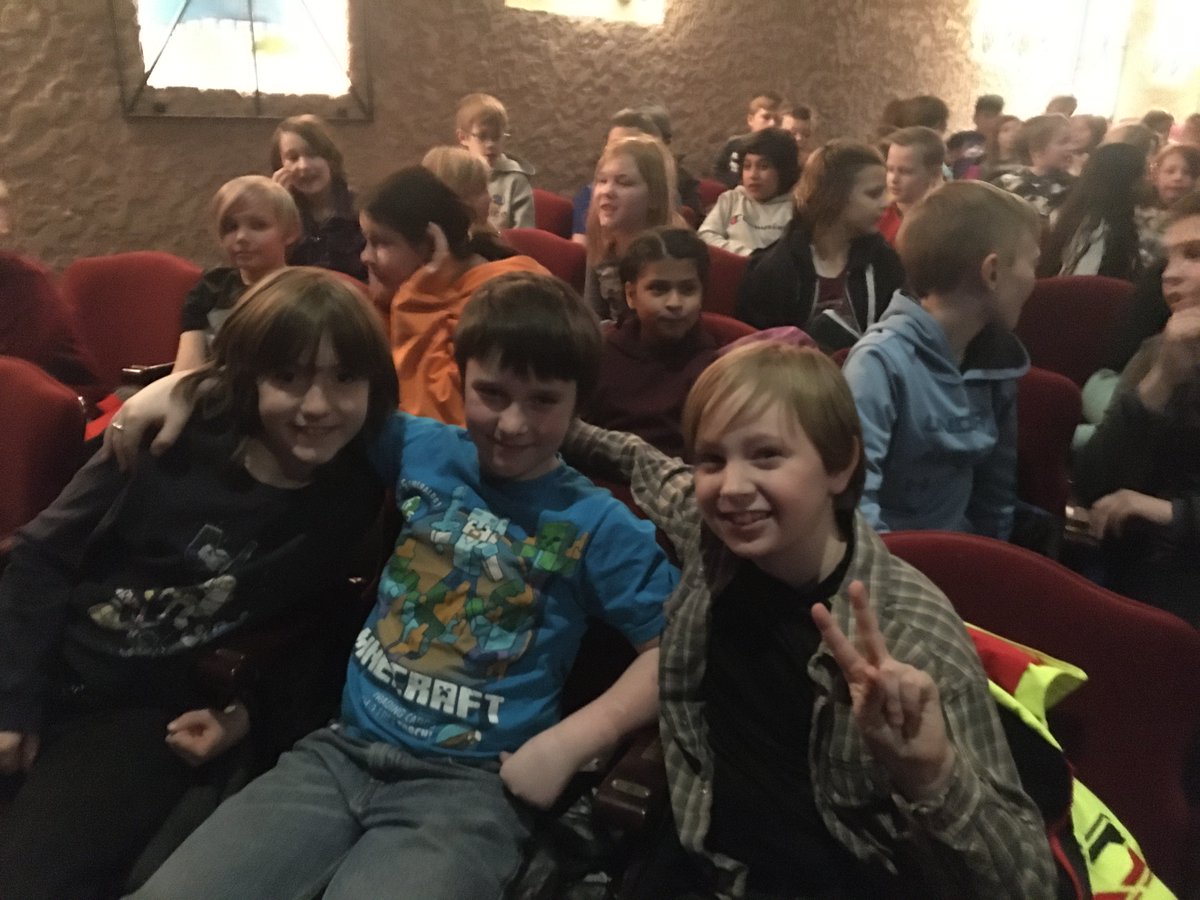ThoreyEllis's tweet photo. A great field trip last week to the @RaueCenter to see Dog Man.  The student had so much fun! @HSDHurricanes https://t.co/9a5pSazTvh