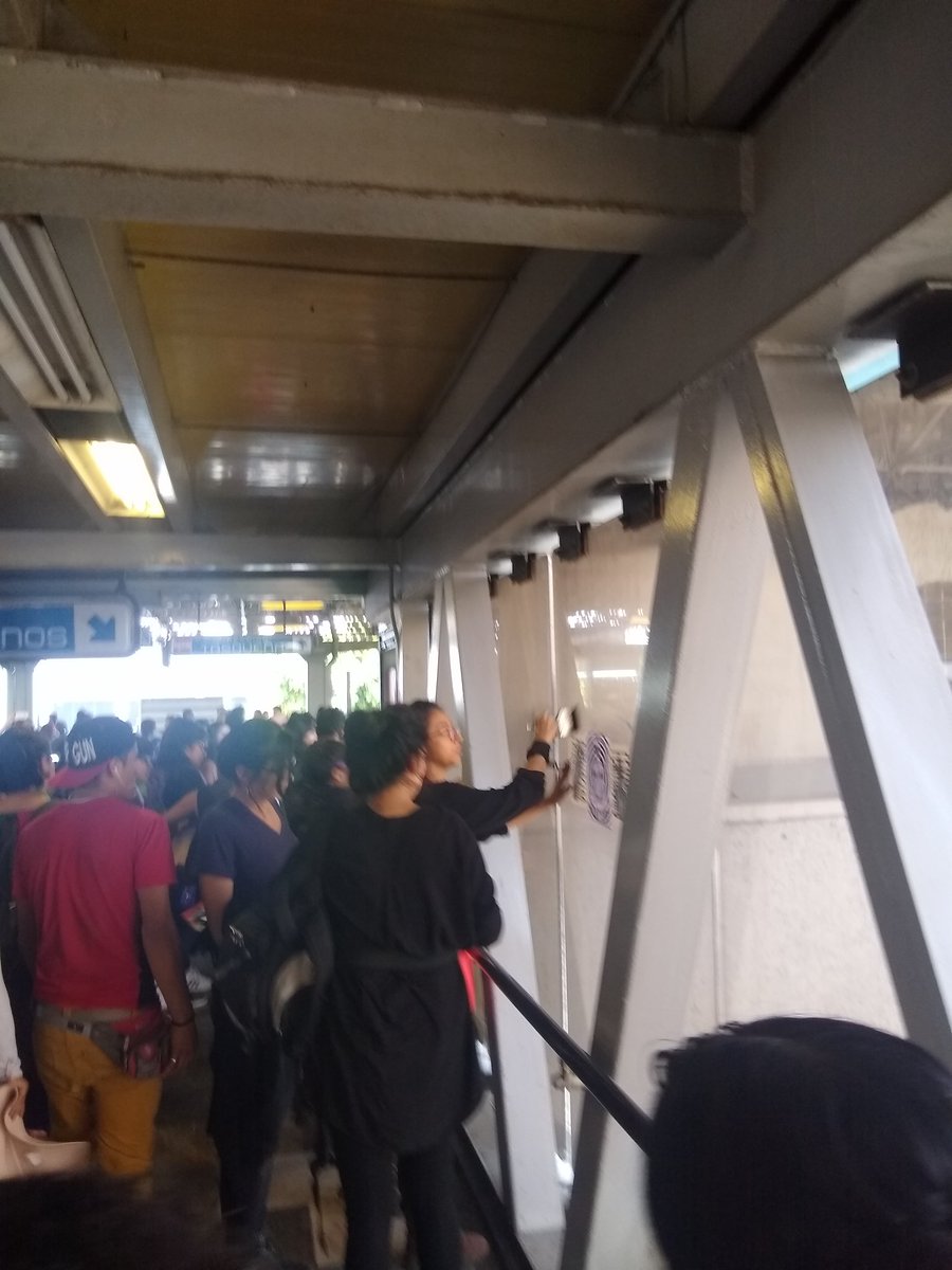 Info_Pacifica's tweet photo. #DiaInternacionalDeLaMujer #MexicoFeminicida Rumbo a marcha de Mujeres #Cdmx https://t.co/rntVpfk5RG