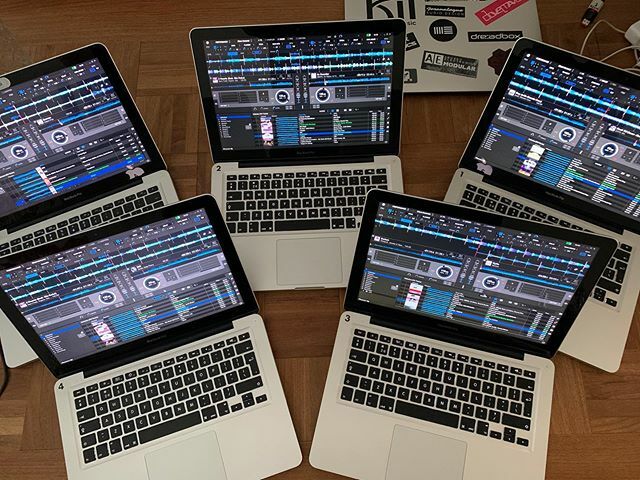 djschoolhouten's tweet photo. Start nieuwe modules DJ beginner en gevorderd 🎧 #PioneerDJ #ddj400 #mobiledj #djlife #mobiledjlife #ddj #dj #tracks #music #djschool #djschoolhouten #rekordboxdj #pioneer #rekordbox #djset #djequipment #learntodj #instadj #djsetup #djproducer #macbo… https://t.co/R9Ja4KPRQ7 https://t.co/33dUKWKv4e