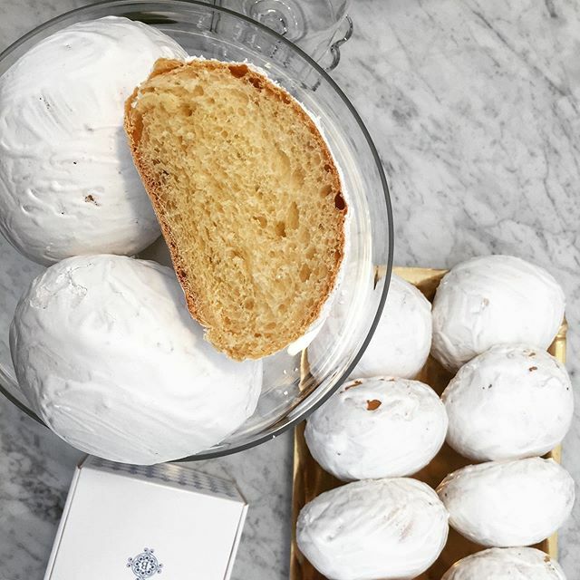 algherohotel's tweet photo. Ous de Butxaca antico dolce di #alghero . La stessa ricetta da 4 generazioni. https://t.co/0oAoMwgdeI