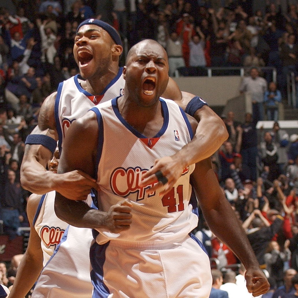 In just his 6th game with the Clippers, Glen Rice hit a 20-footer with time expiring to beat Dallas (December 10, 2003).He played only 12 more games with the  #Clippers, and was waived on January 16, 2004. #NBA  