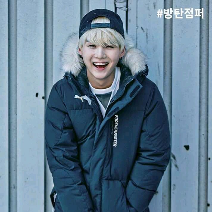 ICE171109's tweet photo. Happy birthday yoongi🎂🎉 https://t.co/u1fjUz2lbg
